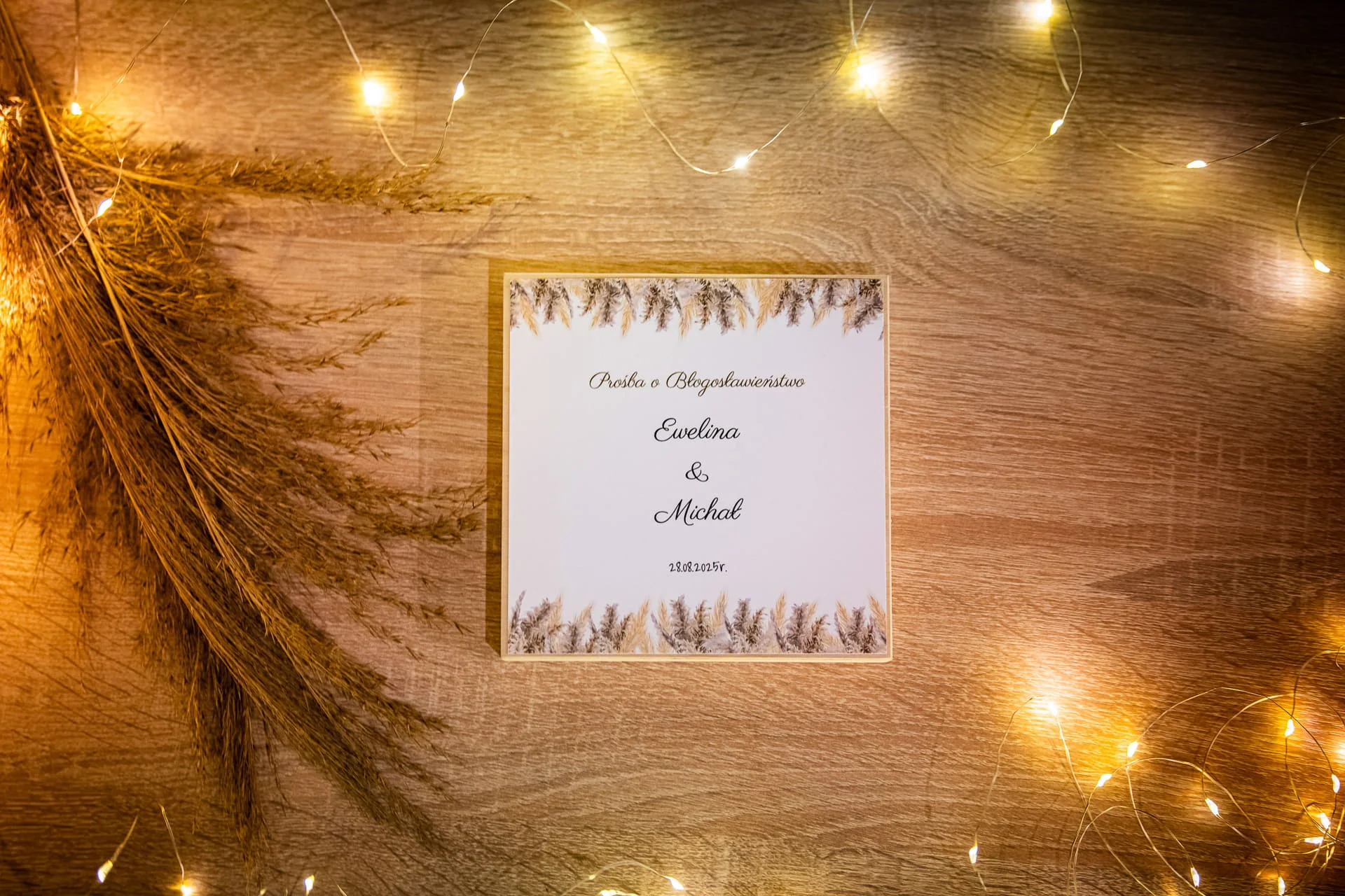 Prośba o błogosławieństwo rodziców w drewnianym pudełeczku z motywem trawy pampasowej Ślub marzeń