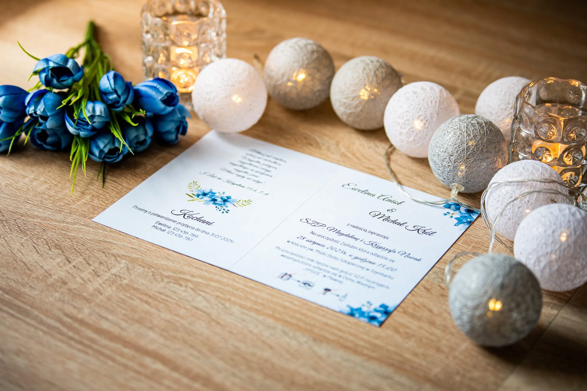 Zaproszenie ślubne z niebieskimi kwiatami Ślub marzeń